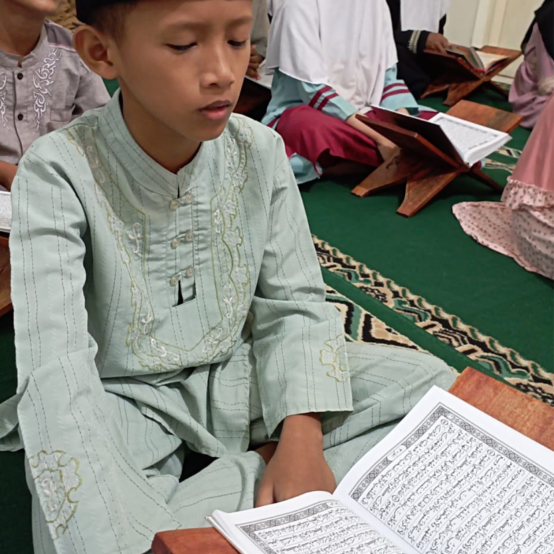 Manfaat Membaca Al-Qur'an