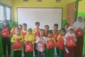 Penyaluran Beasiswa Pendidikan Yatim dan Dhuafa