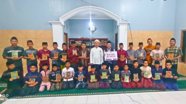 Penyaluran Al-Quran di Ponpes Al-Hidayah