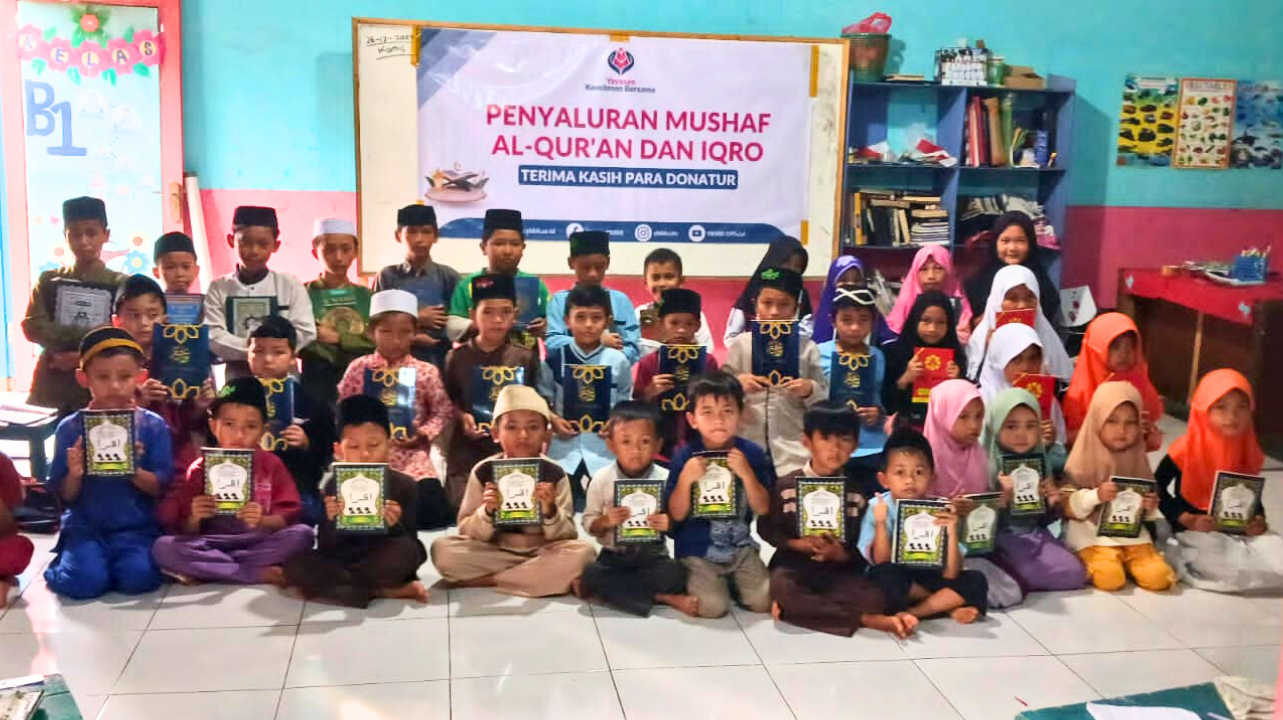 Penyaluran Al-Qur'an dan Iqro untuk TPA di pelosok