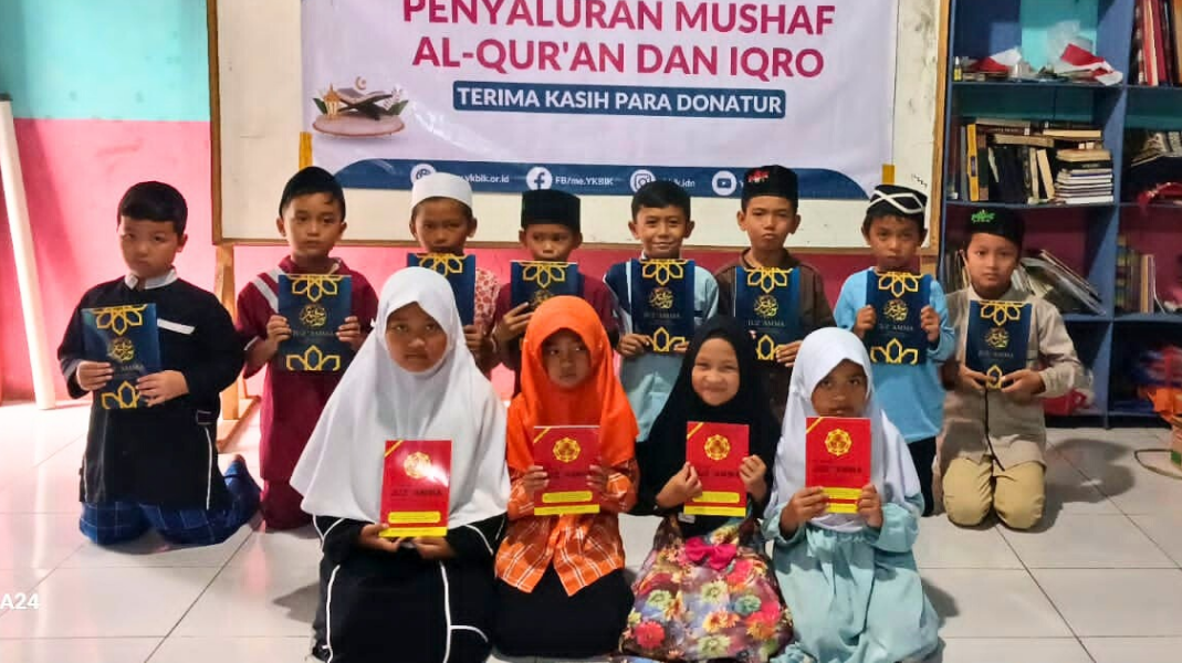 Penyaluran Al-Qur'an dan Iqro untuk TPA di pelosok