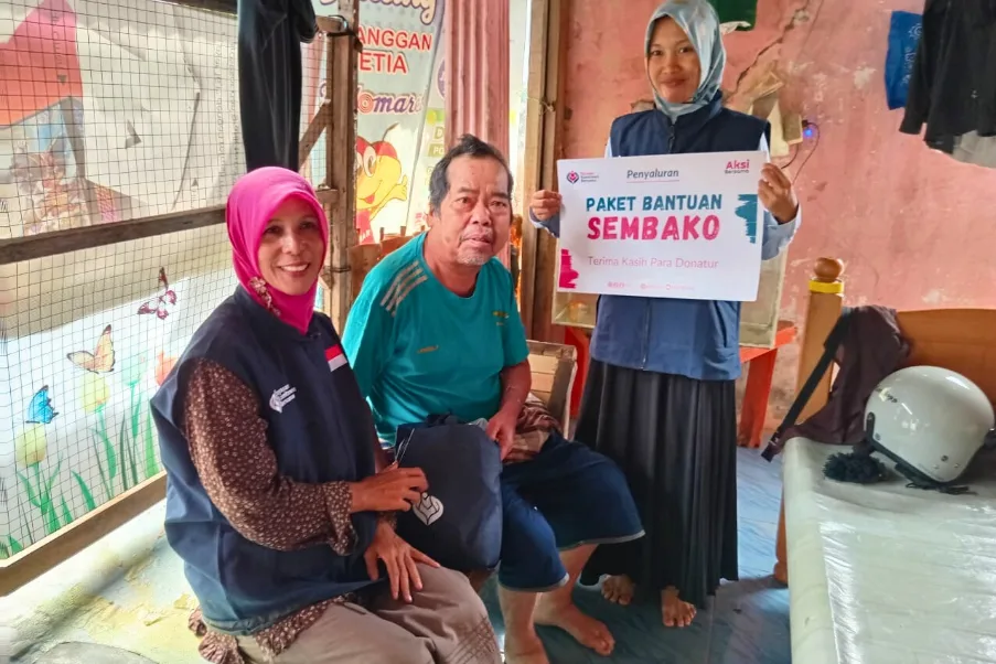 Penyaluran sembako dhuafa lansia