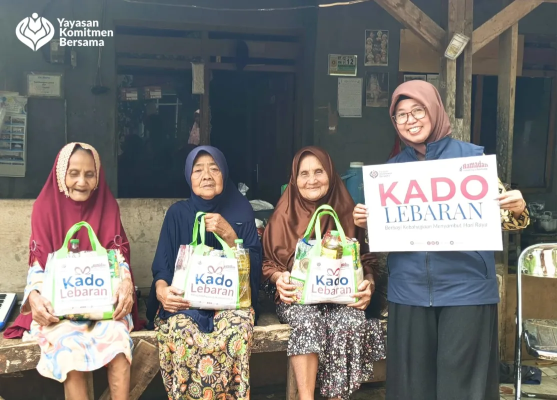 Penyaluran Kado Lebaran Dhuafa Lansia di kampung cibeber