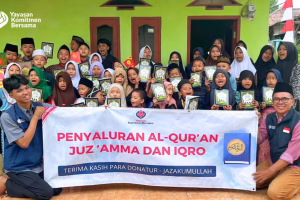 Senyum Bahagia 45 Santri TPA Al Huda Menerima Al-Qur’an, Juz Amma dan Iqro Baru
